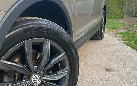 Volkswagen Tiguan II, 2018 год, 2 100 000 рублей, 6 фотография
