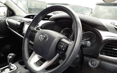 Toyota Hilux VIII, 2020 год, 3 950 000 рублей, 3 фотография