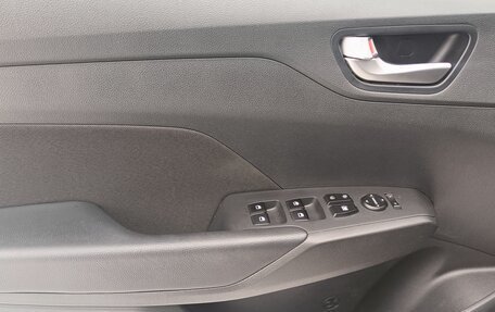 Hyundai Solaris II рестайлинг, 2022 год, 1 895 000 рублей, 11 фотография