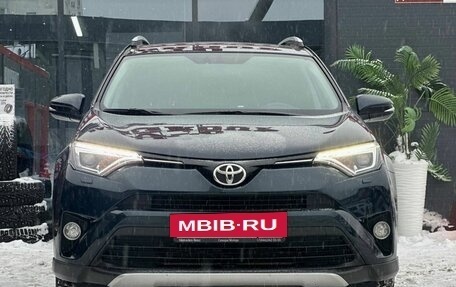 Toyota RAV4, 2018 год, 2 390 000 рублей, 4 фотография
