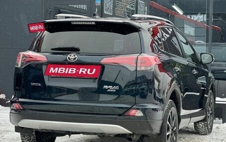 Toyota RAV4, 2018 год, 2 390 000 рублей, 8 фотография
