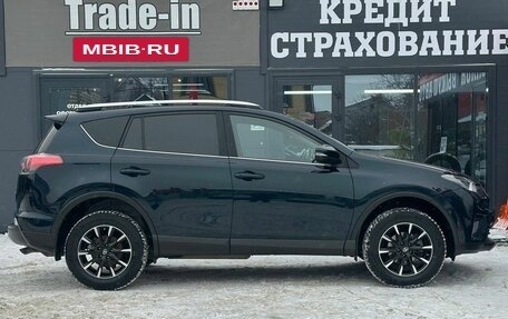 Toyota RAV4, 2018 год, 2 390 000 рублей, 12 фотография