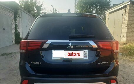 Mitsubishi Outlander III рестайлинг 3, 2018 год, 2 470 000 рублей, 2 фотография