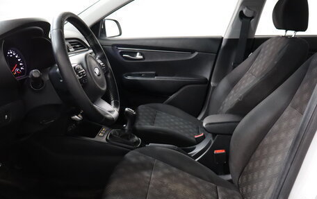 KIA Rio IV, 2018 год, 1 319 000 рублей, 8 фотография