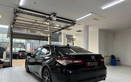 Toyota Camry, 2021 год, 2 650 000 рублей, 4 фотография