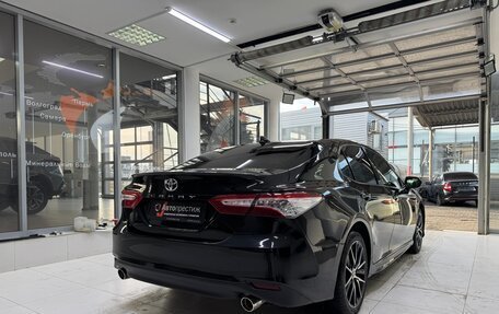 Toyota Camry, 2021 год, 2 650 000 рублей, 6 фотография