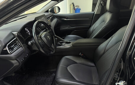 Toyota Camry, 2021 год, 2 650 000 рублей, 8 фотография