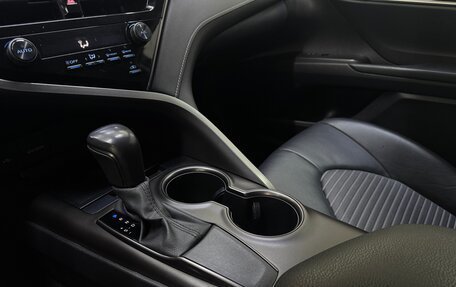 Toyota Camry, 2021 год, 2 650 000 рублей, 18 фотография