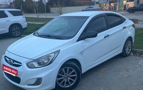 Hyundai Solaris II рестайлинг, 2012 год, 550 000 рублей, 5 фотография