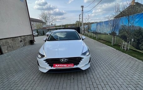 Hyundai Sonata VIII, 2021 год, 2 900 000 рублей, 3 фотография