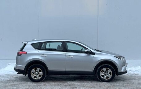 Toyota RAV4, 2017 год, 1 820 000 рублей, 4 фотография