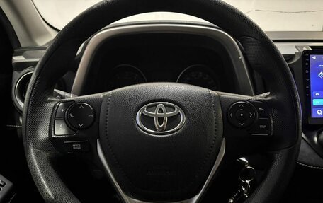 Toyota RAV4, 2017 год, 1 820 000 рублей, 13 фотография