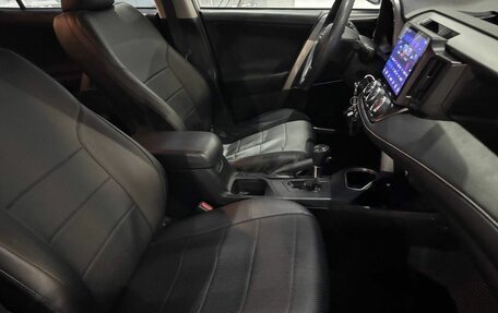 Toyota RAV4, 2017 год, 1 820 000 рублей, 17 фотография