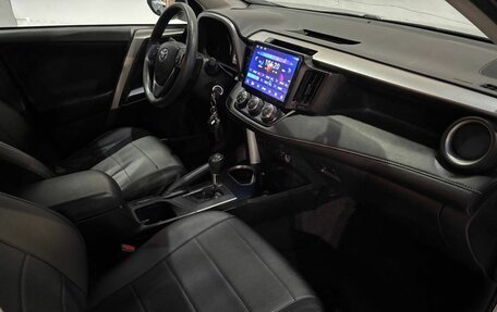 Toyota RAV4, 2017 год, 1 820 000 рублей, 18 фотография