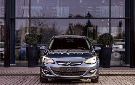 Opel Astra J, 2013 год, 795 000 рублей, 2 фотография
