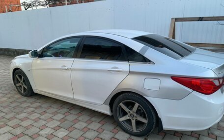 Hyundai Sonata VI, 2011 год, 750 000 рублей, 8 фотография