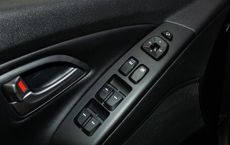 Hyundai ix35 I рестайлинг, 2015 год, 1 400 000 рублей, 20 фотография