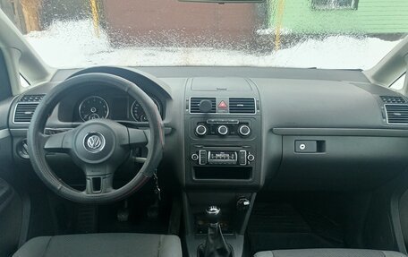 Volkswagen Touran III, 2011 год, 860 000 рублей, 9 фотография