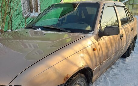 Daewoo Nexia I рестайлинг, 2002 год, 140 000 рублей, 2 фотография