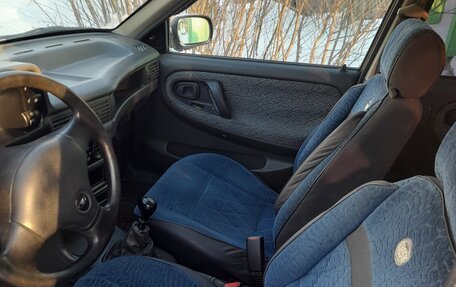 Daewoo Nexia I рестайлинг, 2002 год, 140 000 рублей, 6 фотография