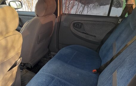 Daewoo Nexia I рестайлинг, 2002 год, 140 000 рублей, 4 фотография