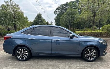 Ford Escort, 2022 год, 999 333 рублей, 7 фотография