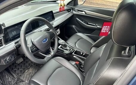 Ford Escort, 2022 год, 999 333 рублей, 10 фотография