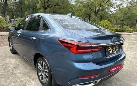 Ford Escort, 2022 год, 999 333 рублей, 6 фотография