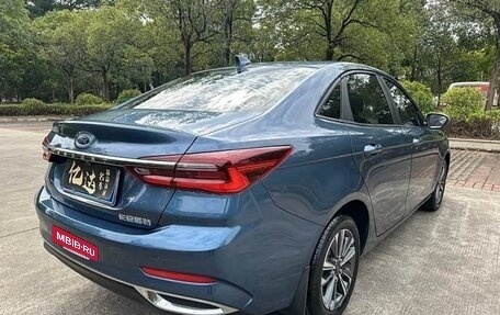 Ford Escort, 2022 год, 999 333 рублей, 4 фотография