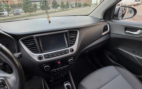 Hyundai Solaris II рестайлинг, 2018 год, 1 350 000 рублей, 16 фотография