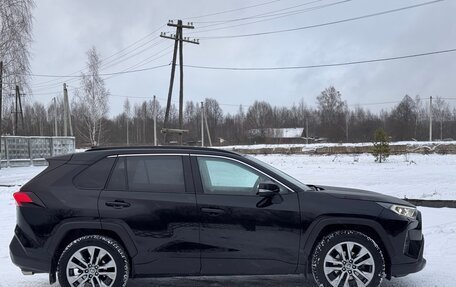 Toyota RAV4, 2021 год, 3 395 000 рублей, 8 фотография