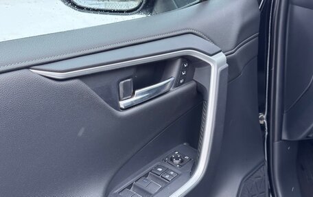 Toyota RAV4, 2021 год, 3 395 000 рублей, 11 фотография