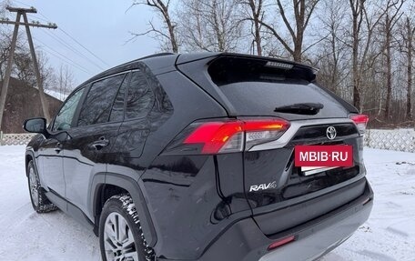 Toyota RAV4, 2021 год, 3 395 000 рублей, 5 фотография