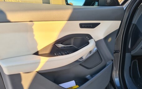 Jaguar E-Pace, 2019 год, 3 650 000 рублей, 10 фотография