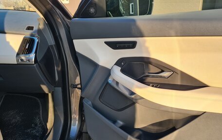 Jaguar E-Pace, 2019 год, 3 650 000 рублей, 18 фотография