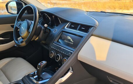 Jaguar E-Pace, 2019 год, 3 650 000 рублей, 19 фотография