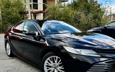 Toyota Camry, 2019 год, 3 280 000 рублей, 5 фотография