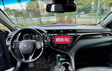 Toyota Camry, 2019 год, 3 280 000 рублей, 9 фотография