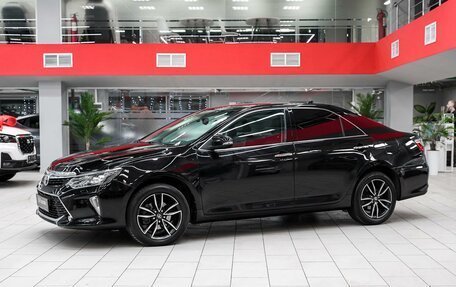 Toyota Camry, 2018 год, 1 950 000 рублей, 1 фотография