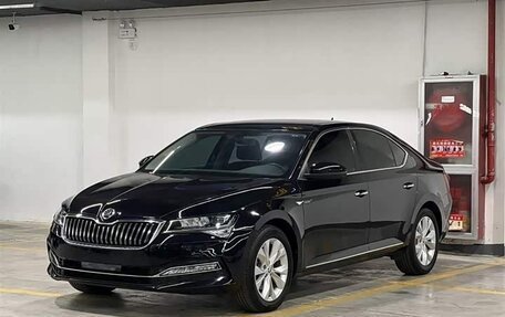 Skoda Superb III рестайлинг, 2022 год, 2 625 000 рублей, 1 фотография