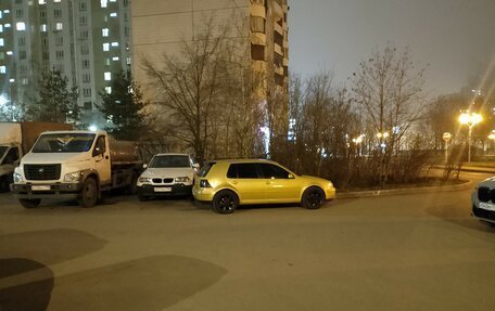 Volkswagen Golf IV, 1998 год, 400 000 рублей, 1 фотография