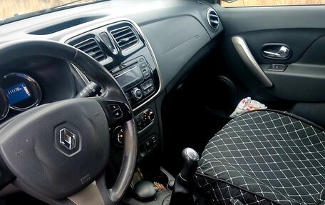 Renault Sandero II рестайлинг, 2015 год, 900 000 рублей, 3 фотография