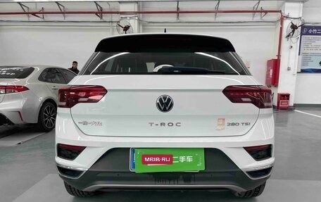 Volkswagen T-Roc I, 2021 год, 1 930 000 рублей, 3 фотография