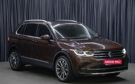 Volkswagen Tiguan II, 2020 год, 3 998 000 рублей, 3 фотография