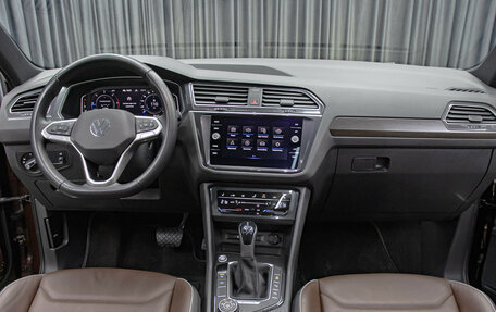 Volkswagen Tiguan II, 2020 год, 3 998 000 рублей, 14 фотография