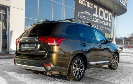 Mitsubishi Outlander III рестайлинг 3, 2018 год, 1 850 000 рублей, 5 фотография