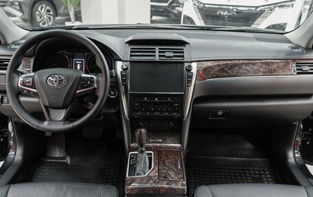 Toyota Camry, 2018 год, 1 950 000 рублей, 13 фотография