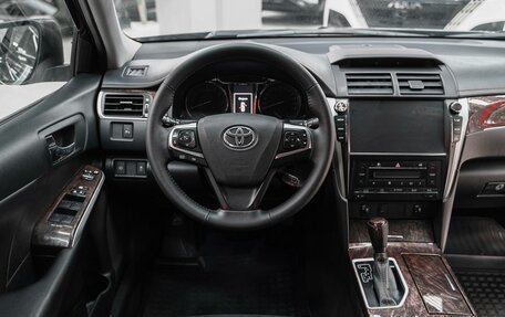 Toyota Camry, 2018 год, 1 950 000 рублей, 15 фотография