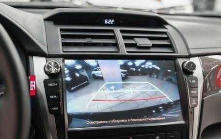 Toyota Camry, 2018 год, 1 950 000 рублей, 8 фотография