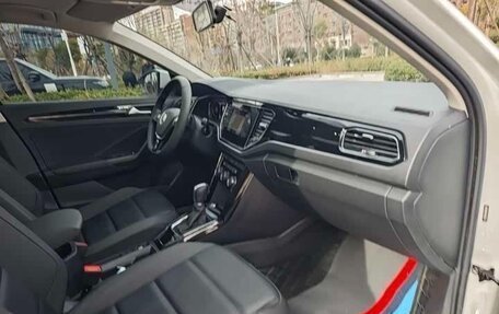 Volkswagen T-Roc I, 2022 год, 2 125 000 рублей, 17 фотография